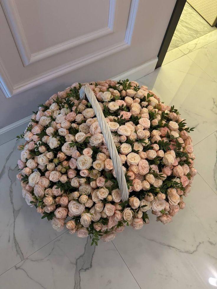 Vintage Elegance: Timeless Blooms with Graceful Charm